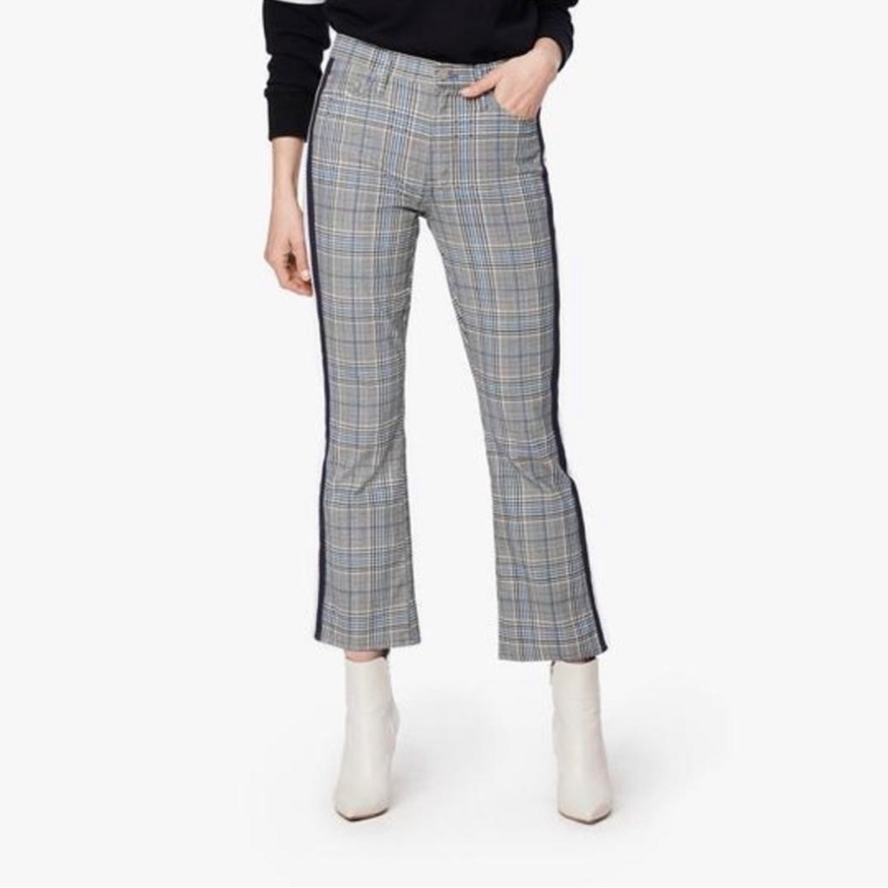 MOTHER The Insider Plaid Ankle Jean in Happy People Read and Drink Coffee